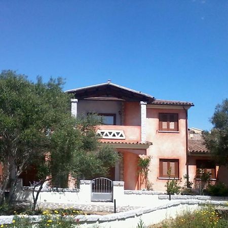 Li Rocchi Appartement San Teodoro  Buitenkant foto