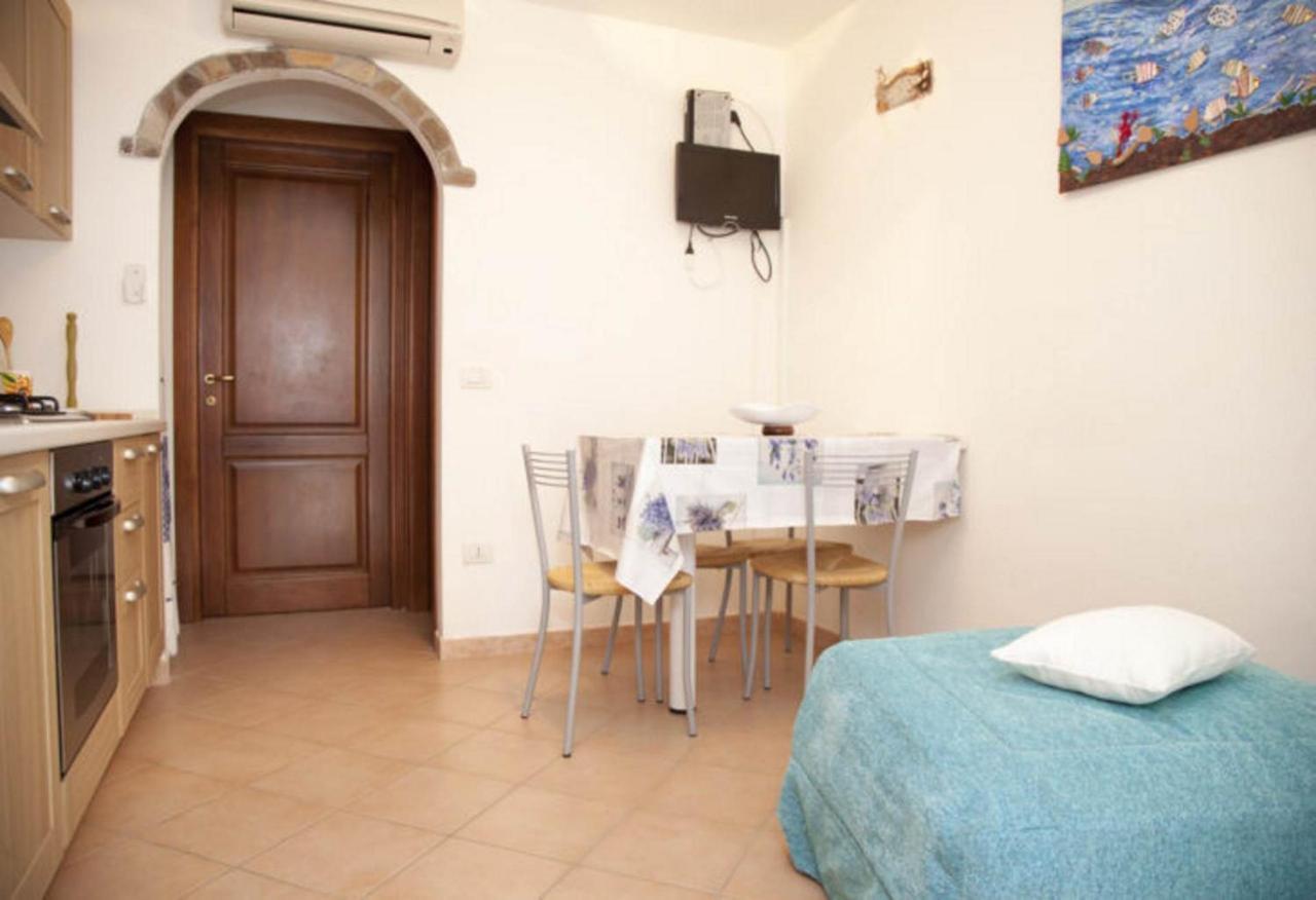 Li Rocchi Appartement San Teodoro  Buitenkant foto